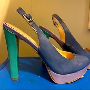 Beautiful platform Enzo Angioloni sandals-NWT!